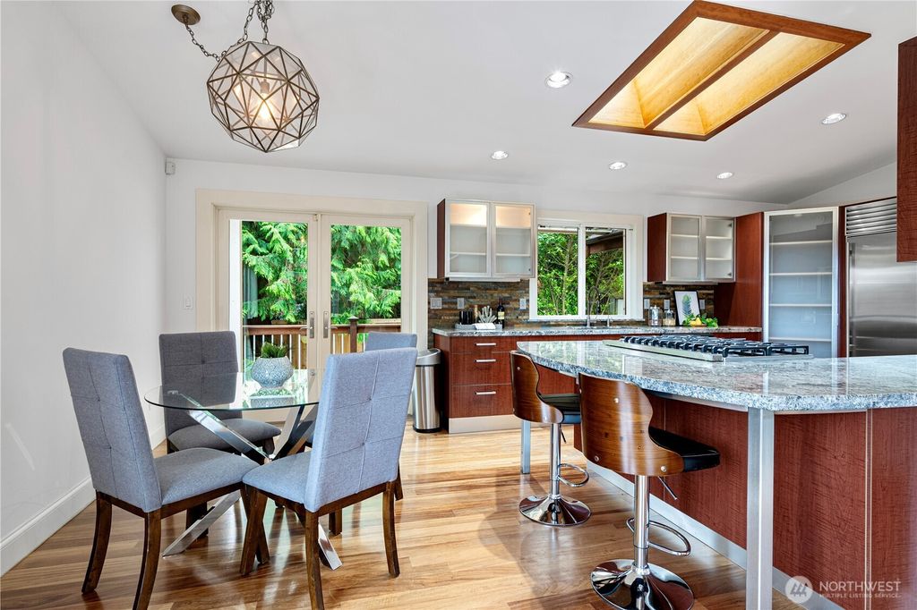listing image 9365407854731637240