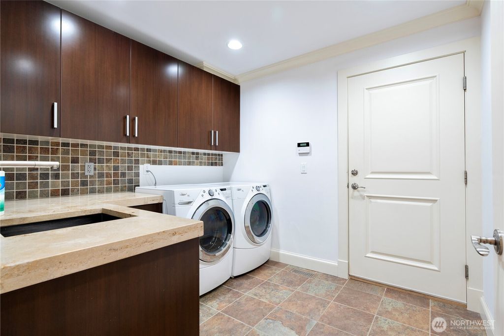 listing image 9361666346643156925