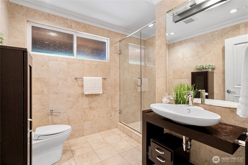 listing image 9361468643414260843