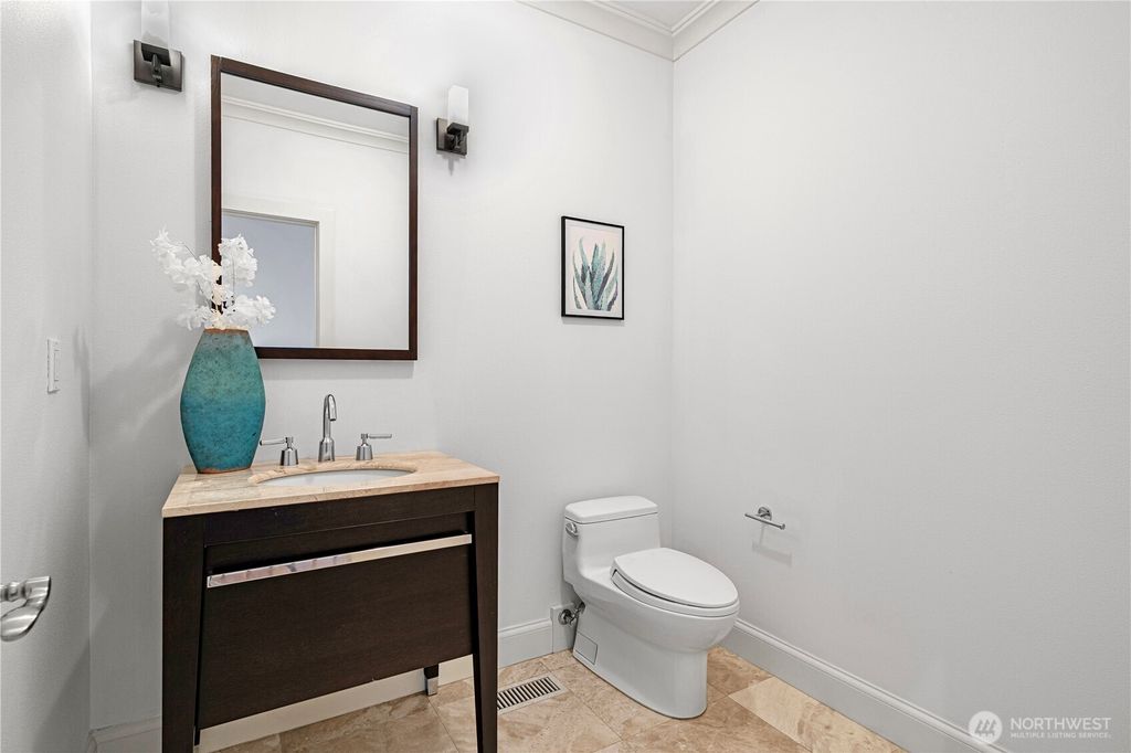 listing image 9366516640982264047