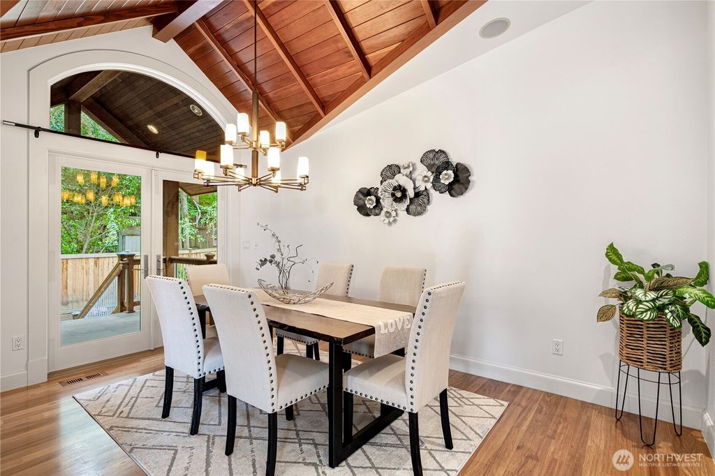 listing image 9361712300490642092