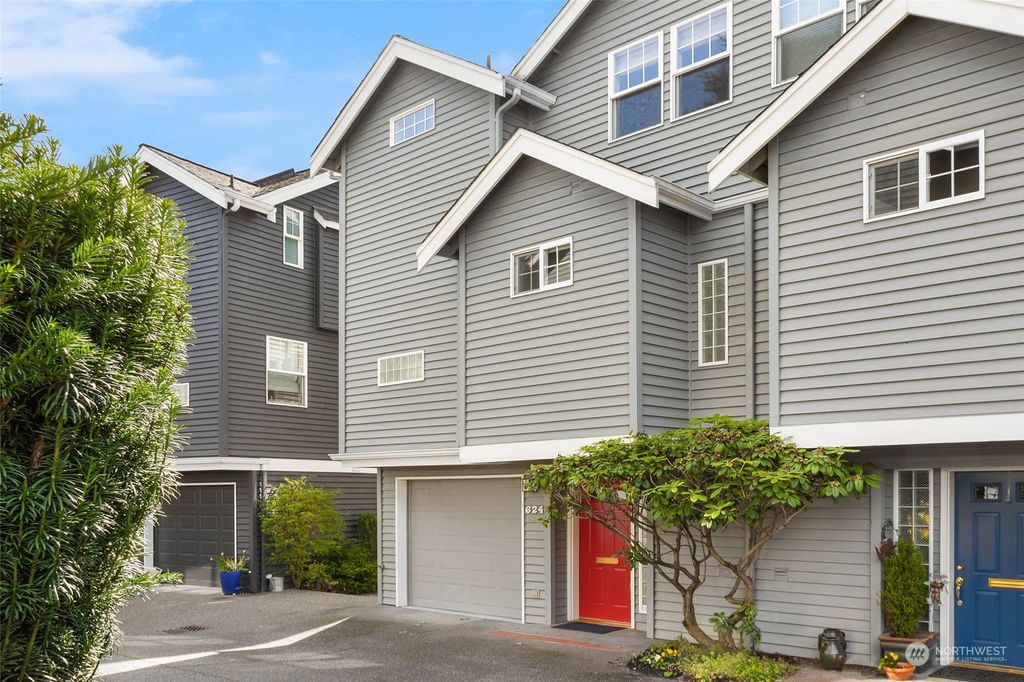 Photo of 624 Lake Washington Boulevard E, Seattle, WA 98112 (MLS # 2044419)