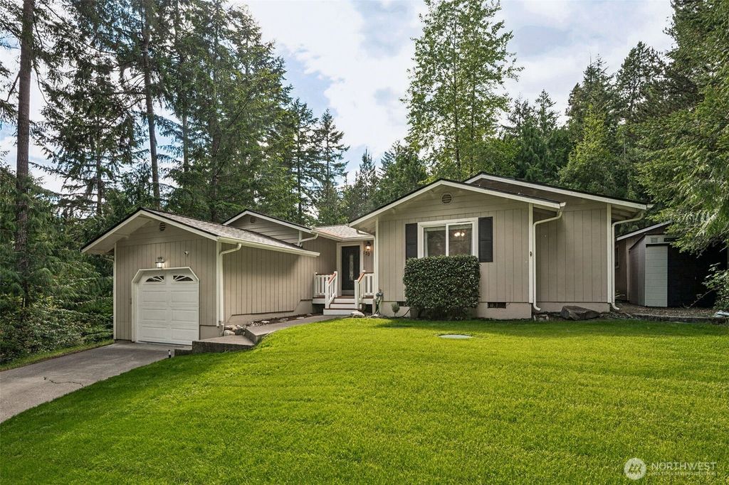Photo of 170 E Barnsby Place, Shelton, WA 98584 (MLS # 2526268)