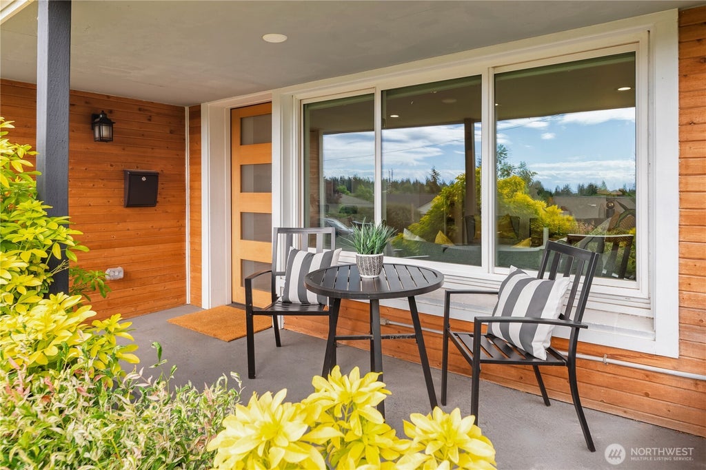 Photo of 9258 24th Avenue SW, Seattle, WA 98106 (MLS # 2535476)