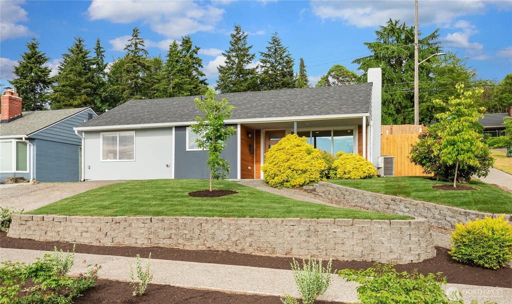 Photo of 9258 24th Avenue SW, Seattle, WA 98106 (MLS # 2535476)