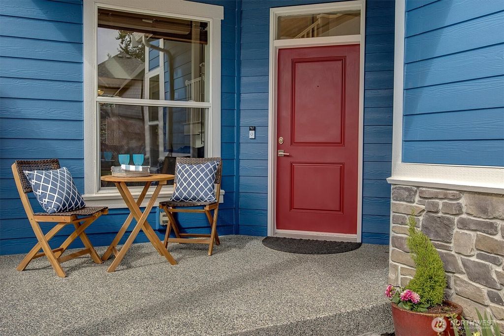 Photo of 13116 NE 104th Street, Kirkland, WA 98033 (MLS # 2497195)