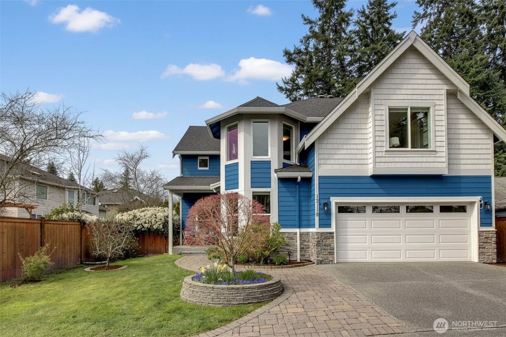 Photo of 13116 NE 104th Street, Kirkland, WA 98033 (MLS # 2497195)