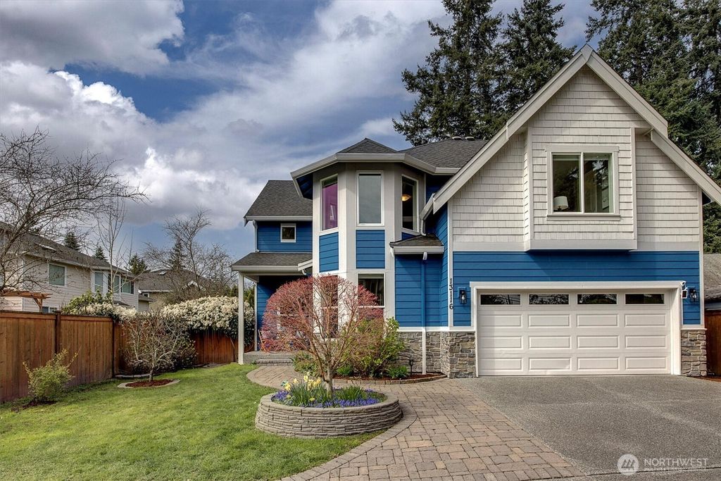 Photo of 13116 NE 104th Street, Kirkland, WA 98033 (MLS # 2497195)
