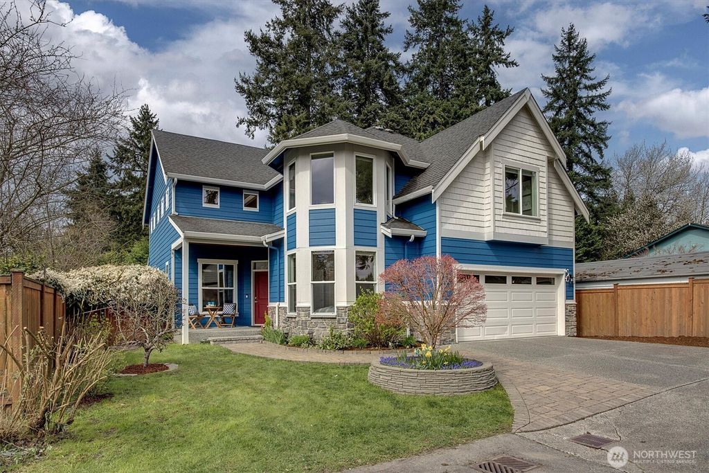 Photo of 13116 NE 104th Street, Kirkland, WA 98033 (MLS # 2497195)