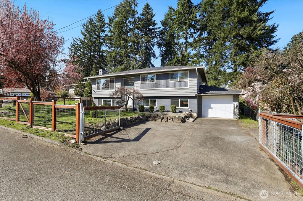 Photo of 3434 S 290th Street, Auburn, WA 98001 (MLS # 2498920)
