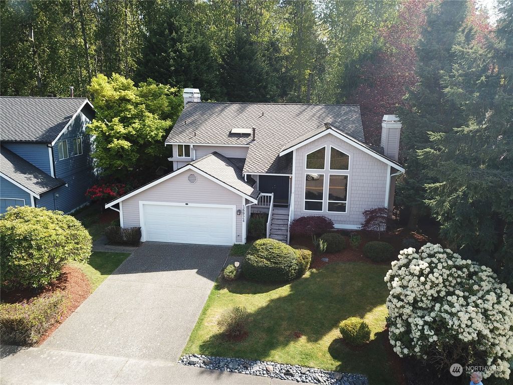 Photo of 16924 161st Avenue SE, Renton, WA 98058 (MLS # 2227170)