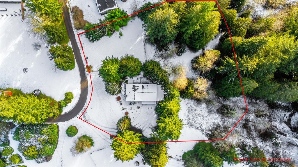 Photo of 16005 239th Avenue SE, Issaquah, WA 98027 (MLS # 2331549)