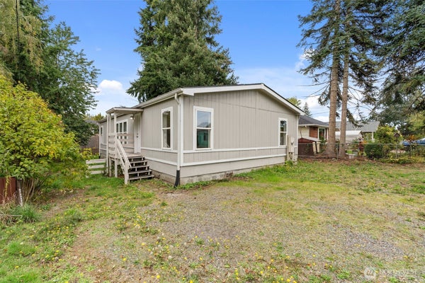 1313 W MAIN ST, CENTRALIA, WA 98531 - Image e2f710ab8a3be94d9ce7dd39297af126/838436870