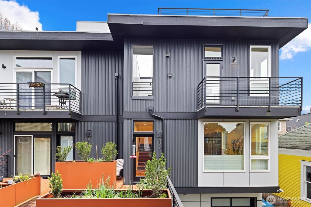 Photo of 609 15th Avenue E, Seattle, WA 98112 (MLS # 2495006)