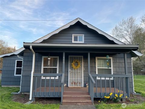 Photo of 500 South Street, Centralia, WA 98531 (MLS # 2487713)