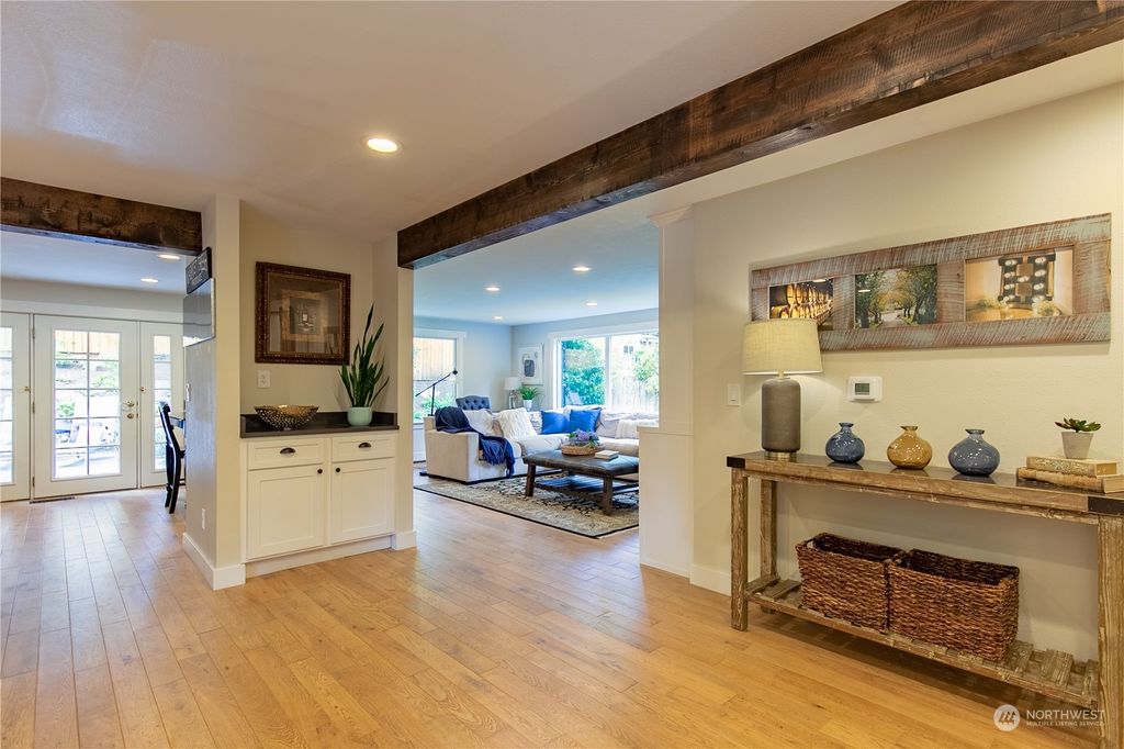 Photo of 455 Mt Jupiter Drive SW, Issaquah, WA 98027 (MLS # 1996671)