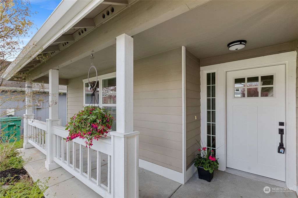 Photo of 6424 105th Street NE, Marysville, WA 98270 (MLS # 2059823)