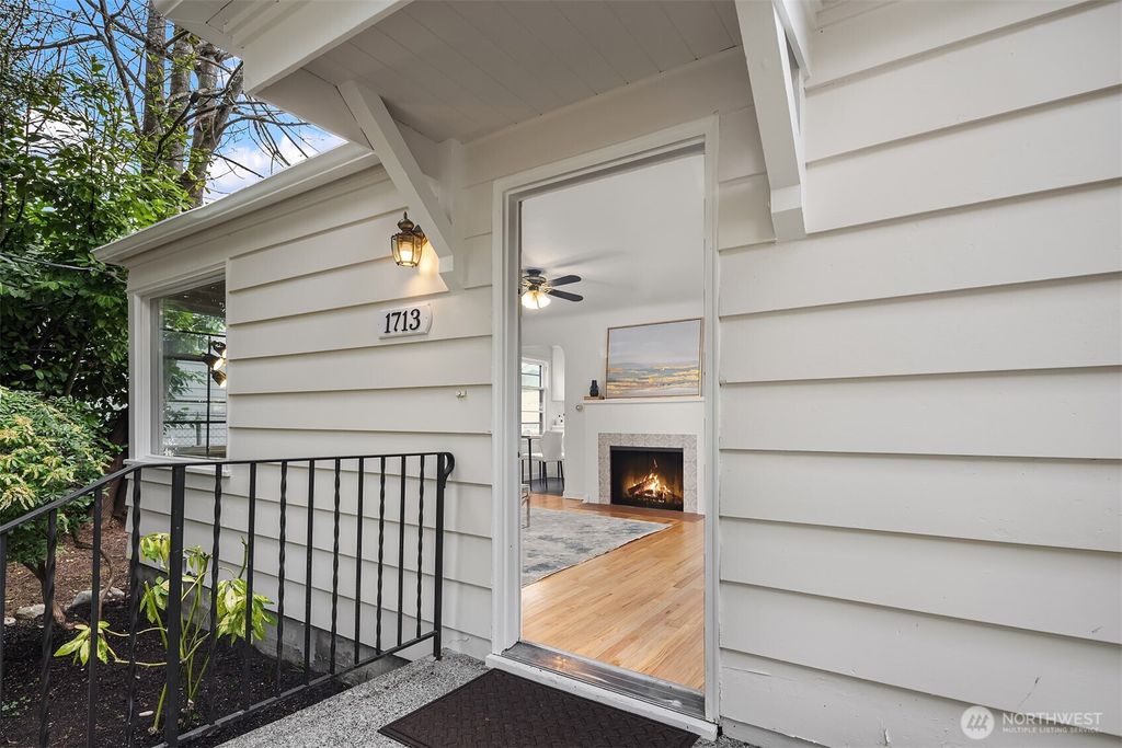 Photo of 1713 NE 146th Street, Shoreline, WA 98155 (MLS # 2341137)