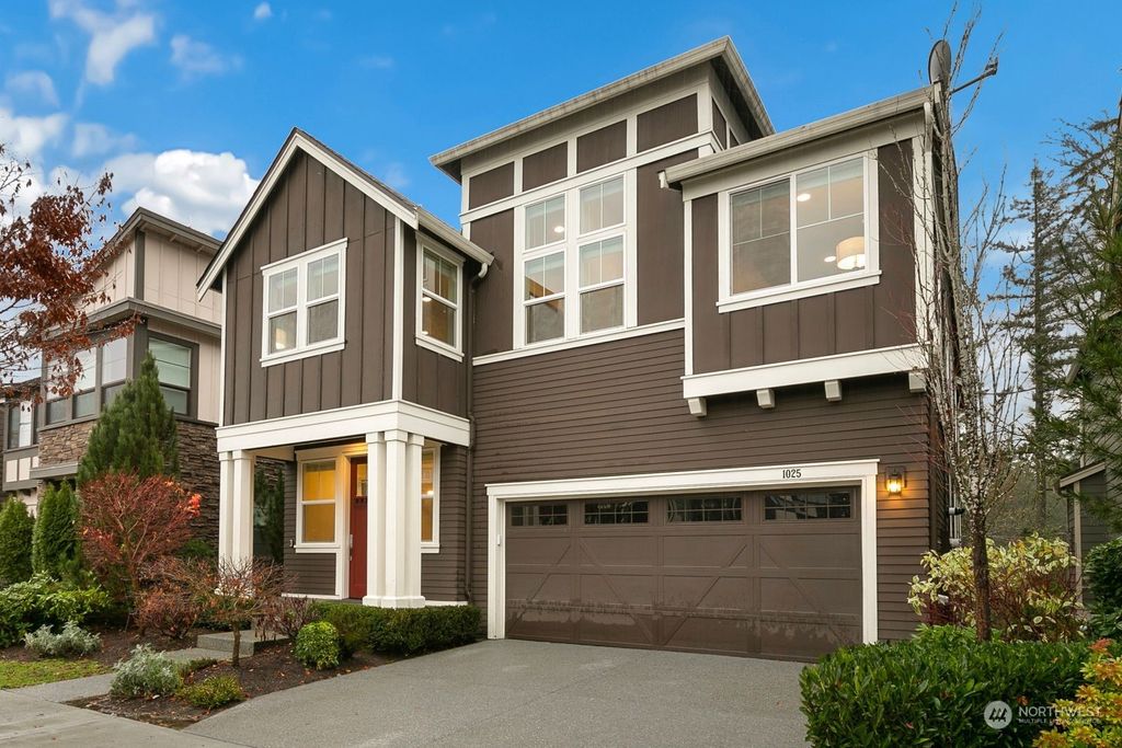 Photo of 1025 Pine Crest Circle NE, Issaquah, WA 98029 (MLS # 2183721)