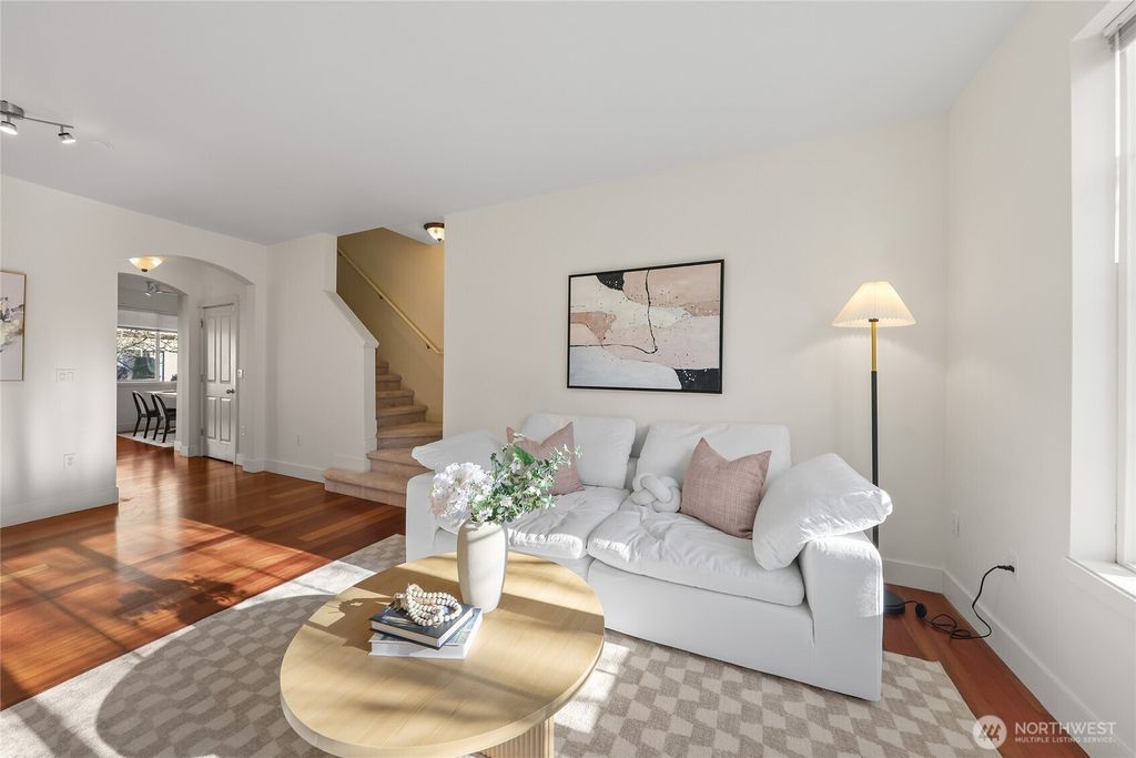 Photo of 18258 NE 96th Way #101, Redmond, WA 98052 (MLS # 2471013)