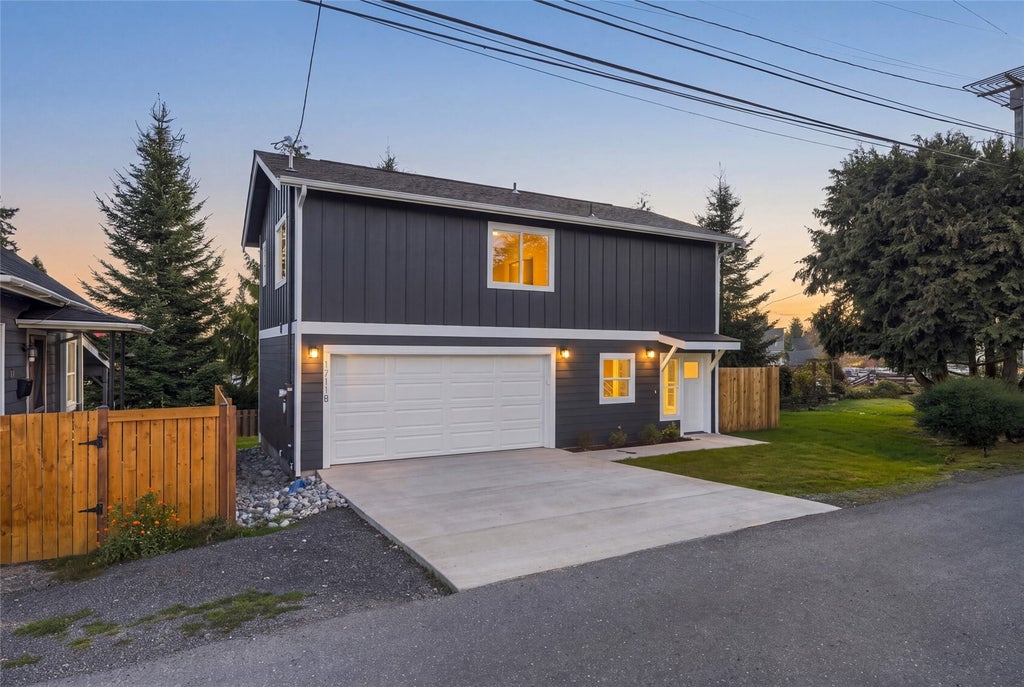 Photo of 1711 12th Street #B, Everett, WA 98201 (MLS # 2554381)