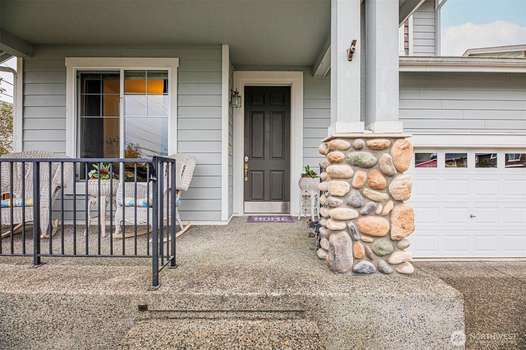 Photo of 800 201st Street SW, Lynnwood, WA 98036 (MLS # 2338378)