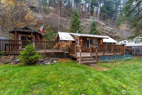 Photo of 48 Blue Jay Loop, Walla Walla, WA 99362 (MLS # 2455114)