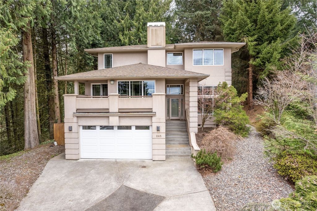Photo of 245 W St James Place, Longview, WA 98632 (MLS # 2500094)