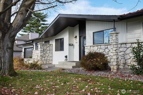 Photo of 755 Wauna Vista Drive, Walla Walla, WA 99362 (MLS # 2259656)