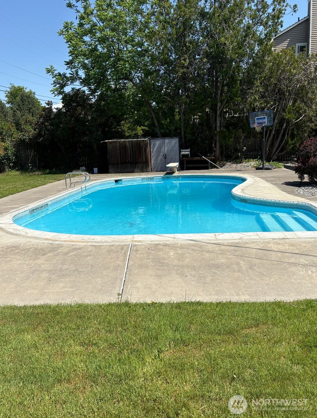 listing image 9365346769941875626