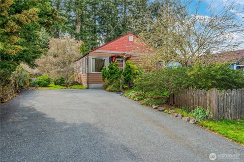 Photo of 16751 Linden Avenue N, Shoreline, WA 98133 (MLS # 2509649)