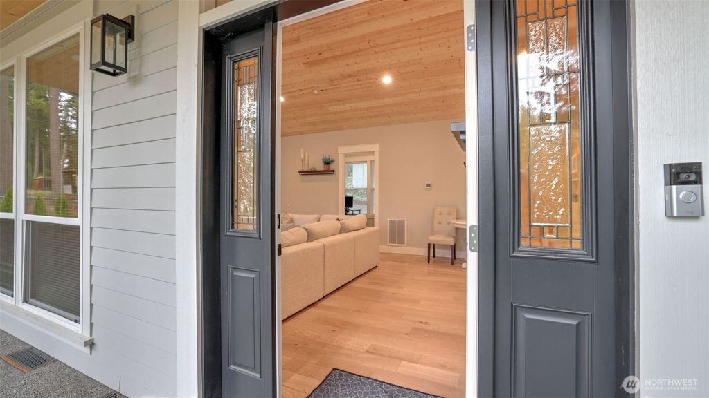 Photo of 18620 SE 216th Street St, Renton, WA 98058 (MLS # 2340813)