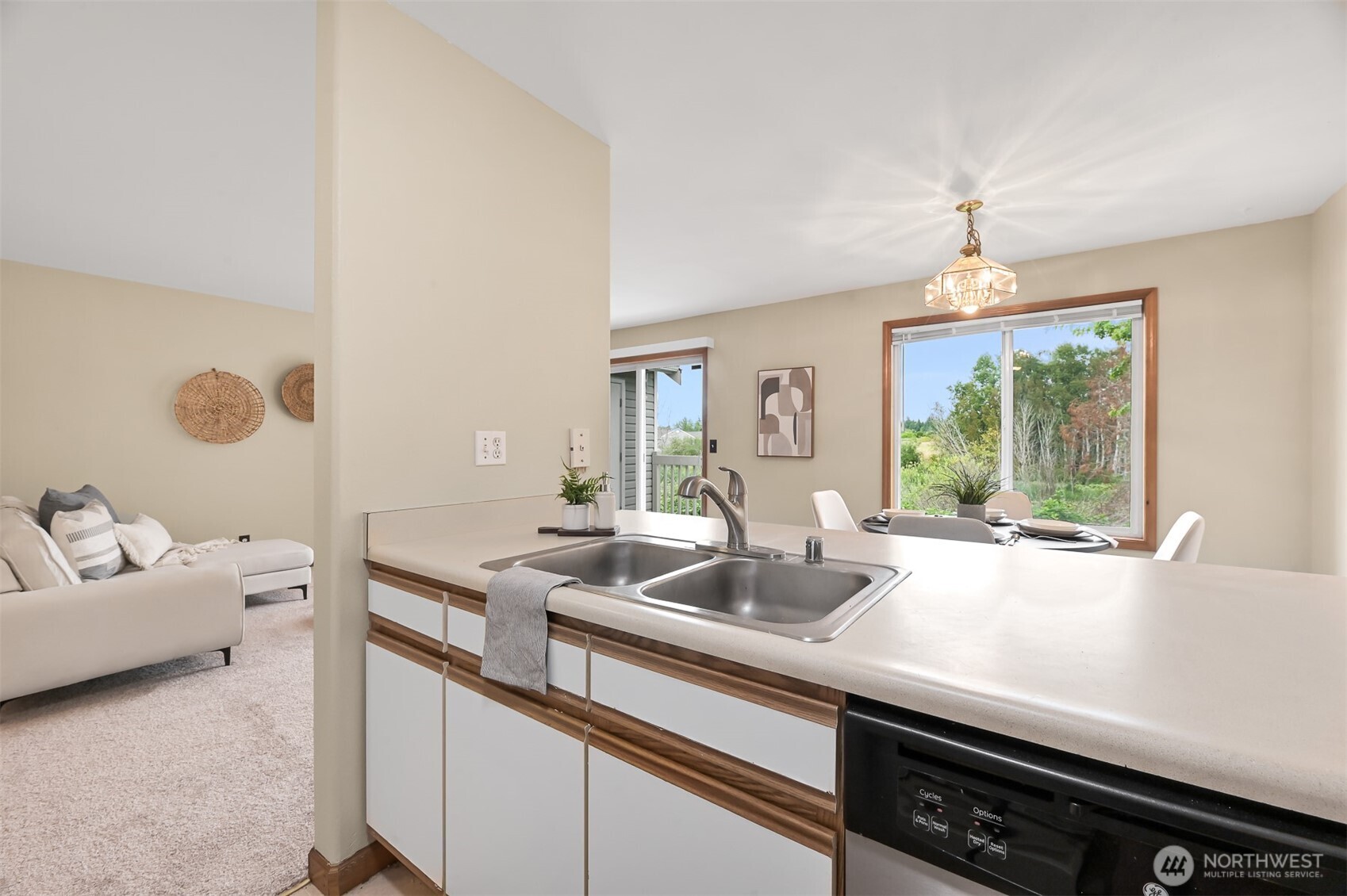 Bellingham, Washington 98226, United States, 3 Bedrooms Bedrooms, ,2 BathroomsBathrooms,Residential,Active,106605