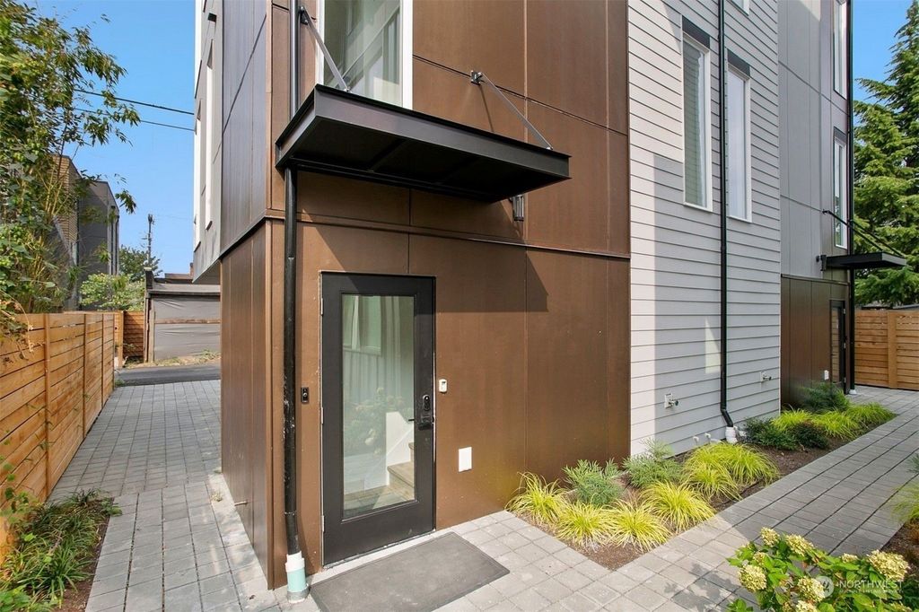 Photo of 6719 B Carleton Avenue S, Seattle, WA 98108 (MLS # 2023674)