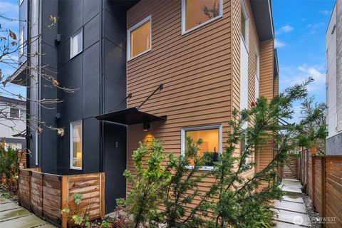 Photo of 1827 14th Avenue #B, Seattle, WA 98122 (MLS # 2473323)