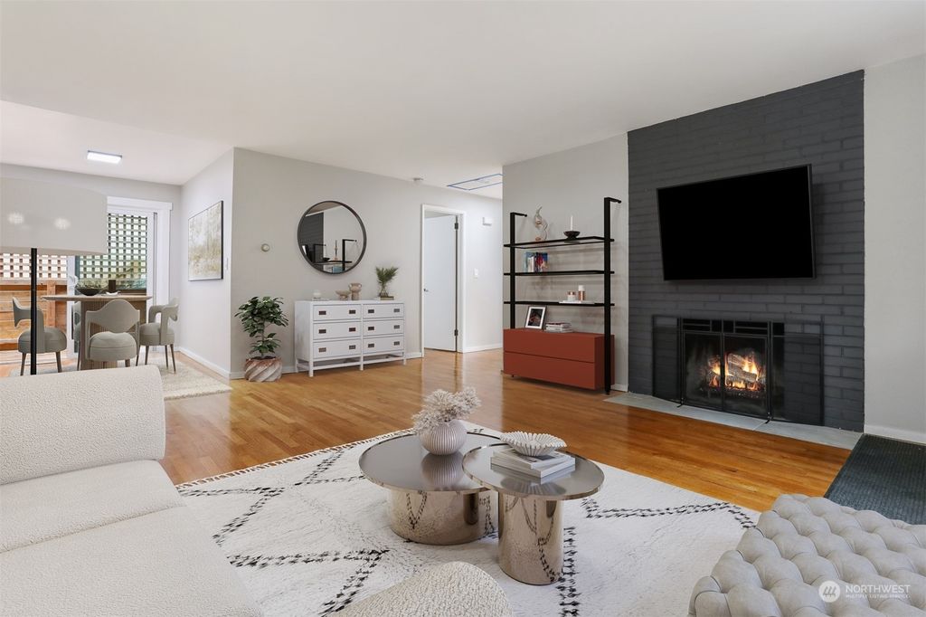 Photo of 903 N 167th Street, Shoreline, WA 98133 (MLS # 2249354)