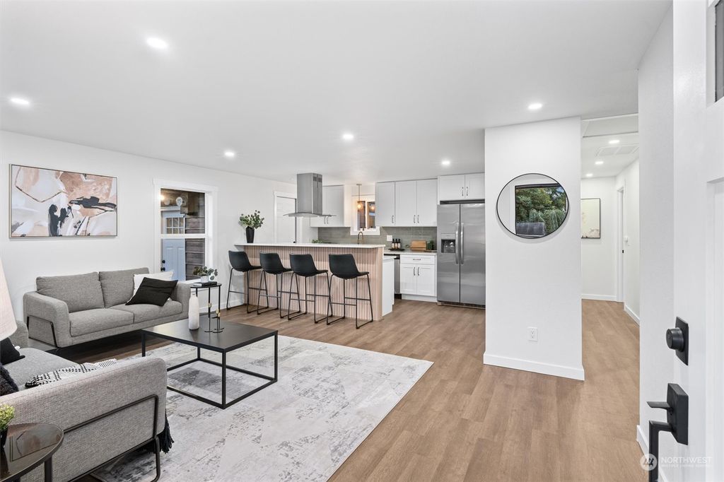 Photo of 812 SW 104TH Street, Seattle, WA 98146 (MLS # 2301856)