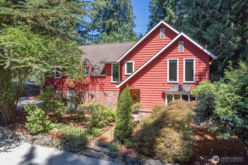 Photo of 3752 NE 188th St St, Lake Forest Park, WA 98155 (MLS # 2407492)