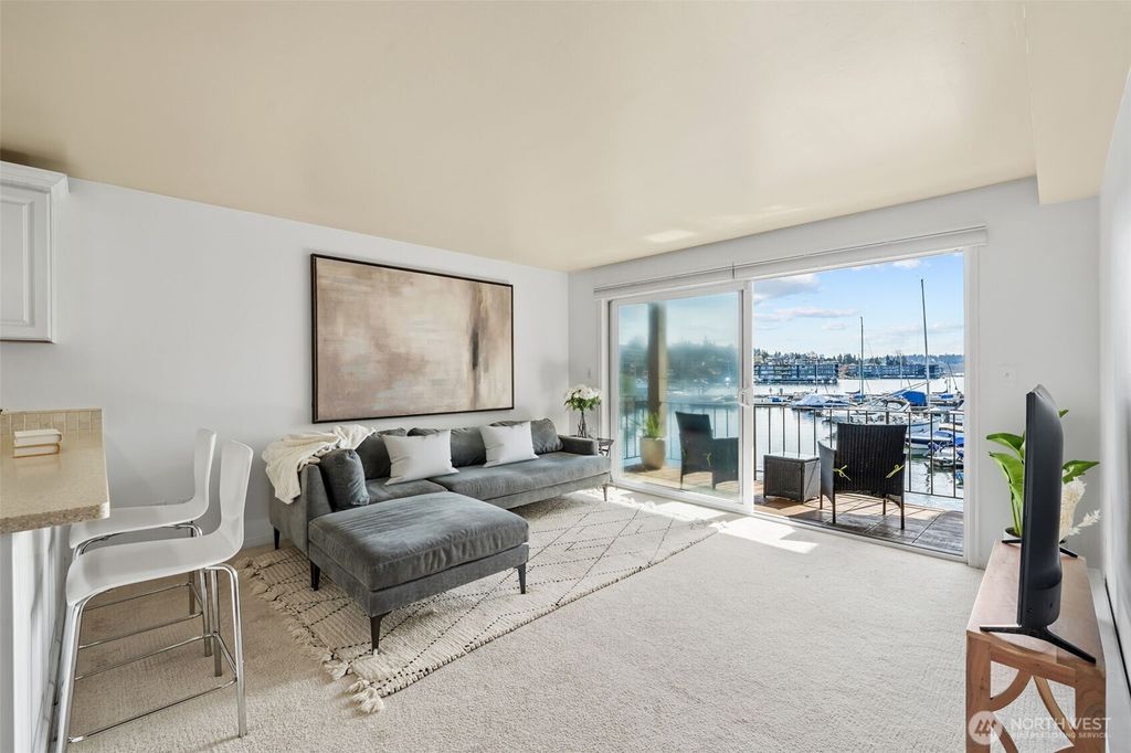 Photo of 65 Kirkland Avenue #202, Kirkland, WA 98033 (MLS # 2515206)