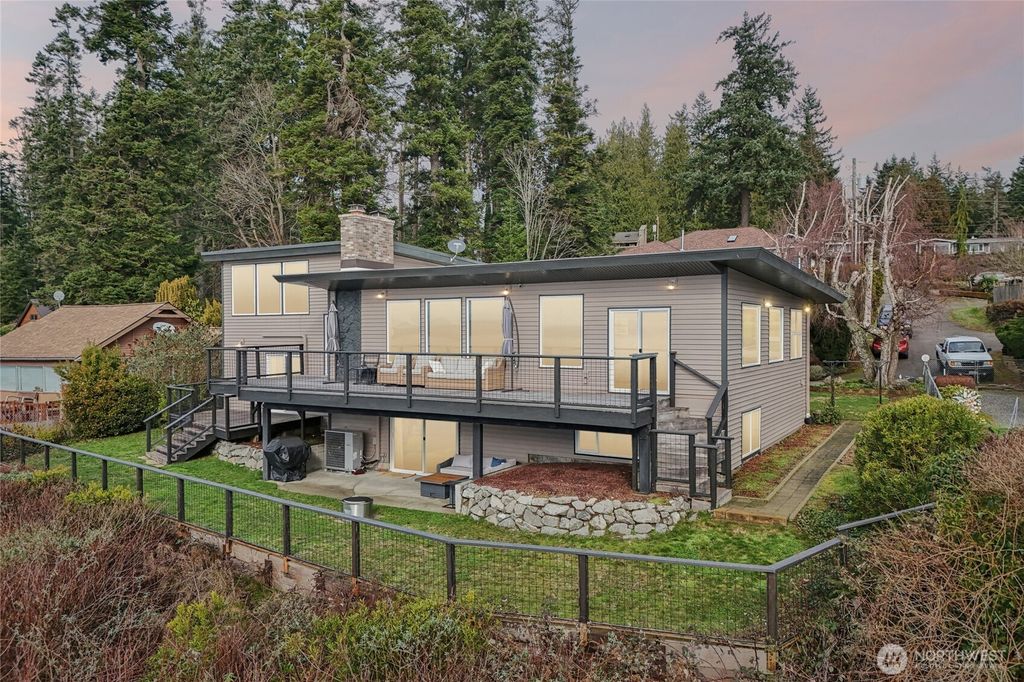 Photo of 514 39th Street NW, Marysville, WA 98271 (MLS # 2475927)