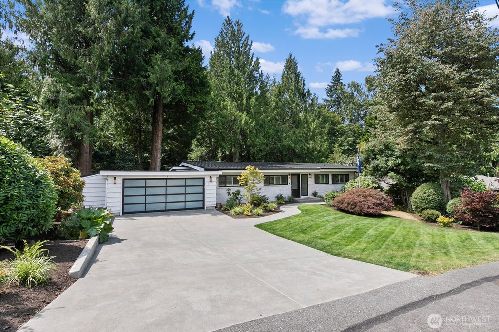Photo of 3227 103rd Place NE, Bellevue, WA 98004 (MLS # 2417340)