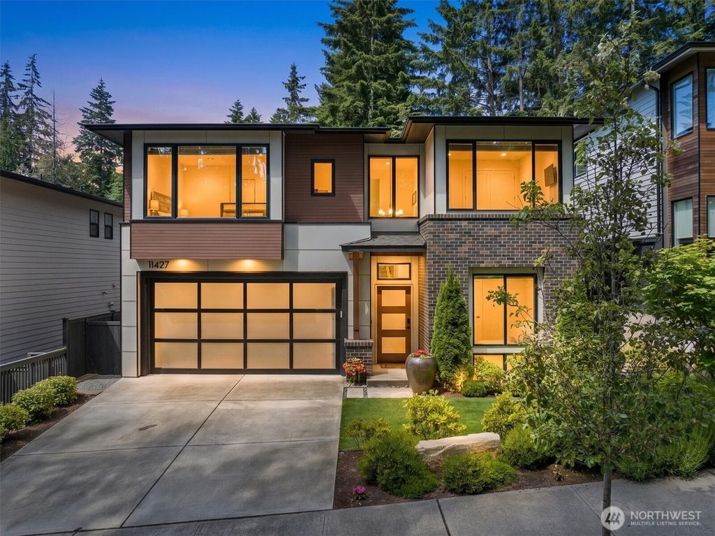 Photo of 11427 115th Avenue NE, Kirkland, WA 98033 (MLS # 2531327)