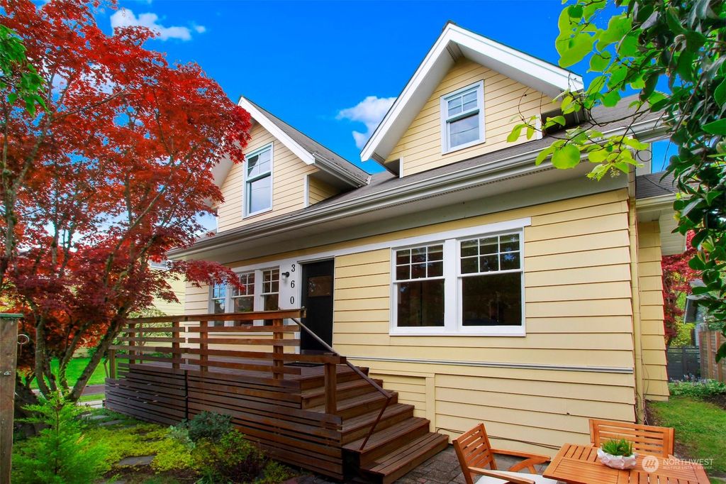 Photo of 360 Howe Street, Seattle, WA 98109 (MLS # 2236238)