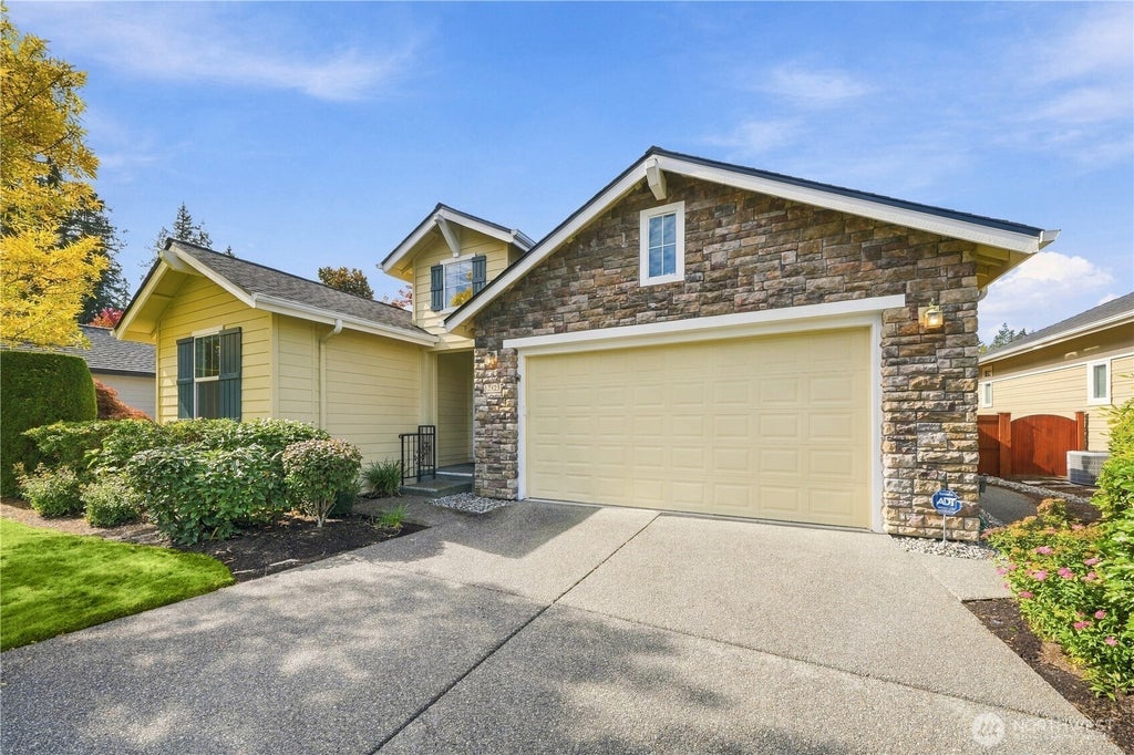 Photo of 12423 231st Avenue NE, Redmond, WA 98053 (MLS # 2589355)