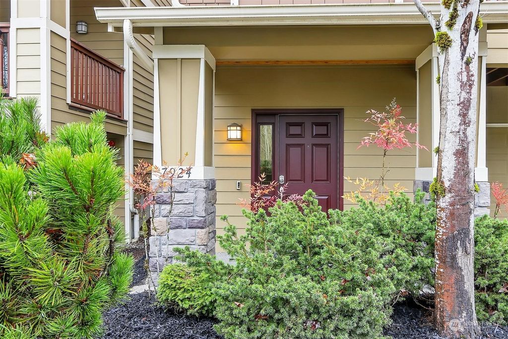 Photo of 7924 150th Court NE, Redmond, WA 98052 (MLS # 2193950)