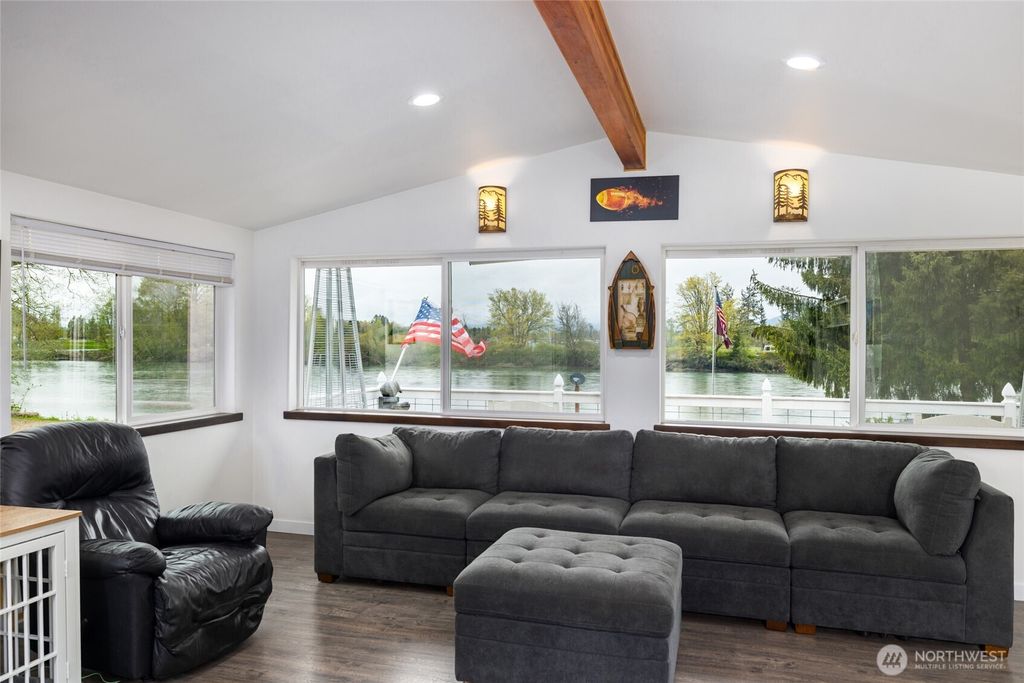 Photo of 24401 S Skagit Hwy Hwy, Sedro Woolley, WA 98284 (MLS # 2506258)