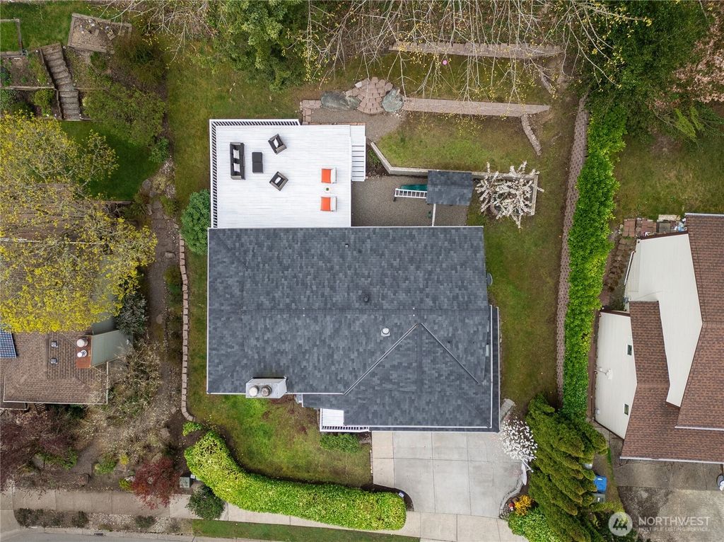 Photo of 5235 Highland Drive, Bellevue, WA 98006 (MLS # 2503208)