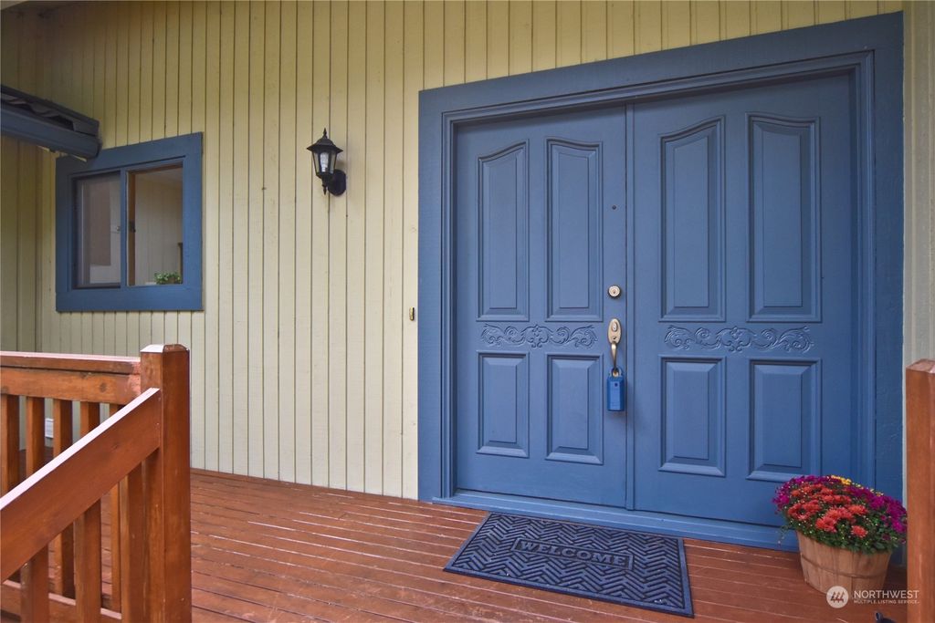 Photo of 4512 145th Place SE, Bellevue, WA 98006 (MLS # 2036991)