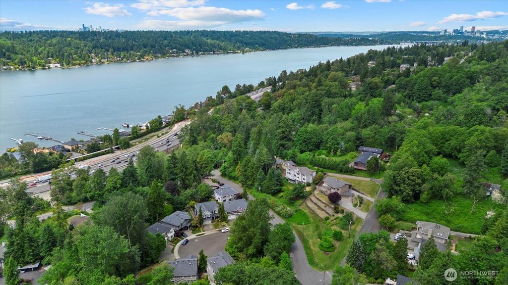 Photo of 7320 111th Place SE, Newcastle, WA 98056 (MLS # 2388702)