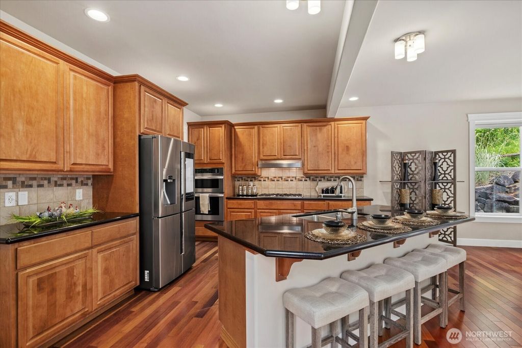 Photo of 7320 111th Place SE, Newcastle, WA 98056 (MLS # 2388702)